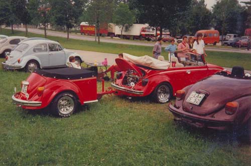 VW Käfer Cabrio mit Käfer Anhänger