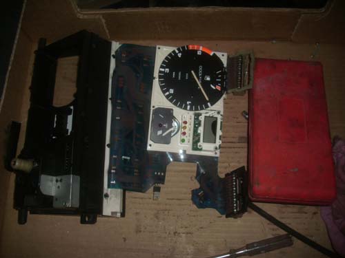 Zerlegter Tacho VW Passat 32B Diesel mit Drehzahlmesser Zerlegter Tacho VW Passat 32B Diesel mit Drehzahlmesser
