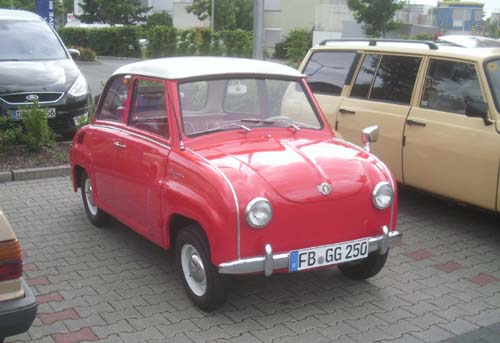 Goggomobil rot mit weißem Dach Goggomobil rot mit weißem Dach