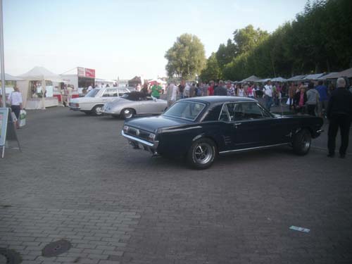 Oldtimer-Young Rheinpromenade Mainz Oldtimer-Young Rheinpromenade Mainz