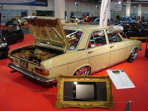 Audi 100 C1